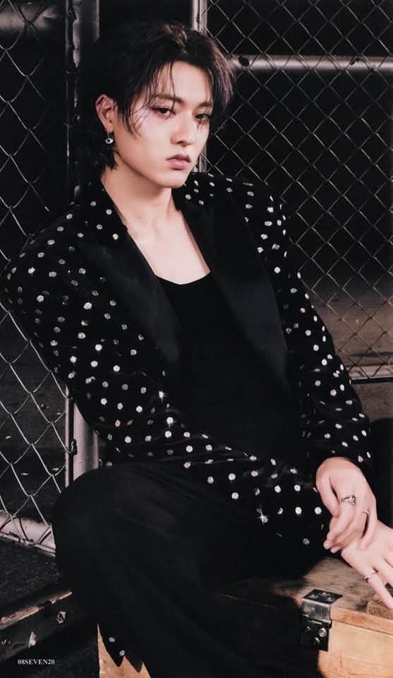 harutopic04's tweet photo. Nothing beats a man in black...

#ハルト #하루토 #HARUTO 
#トレジャー #트레저 #TREASURE https://t.co/9BhkPQlzbF