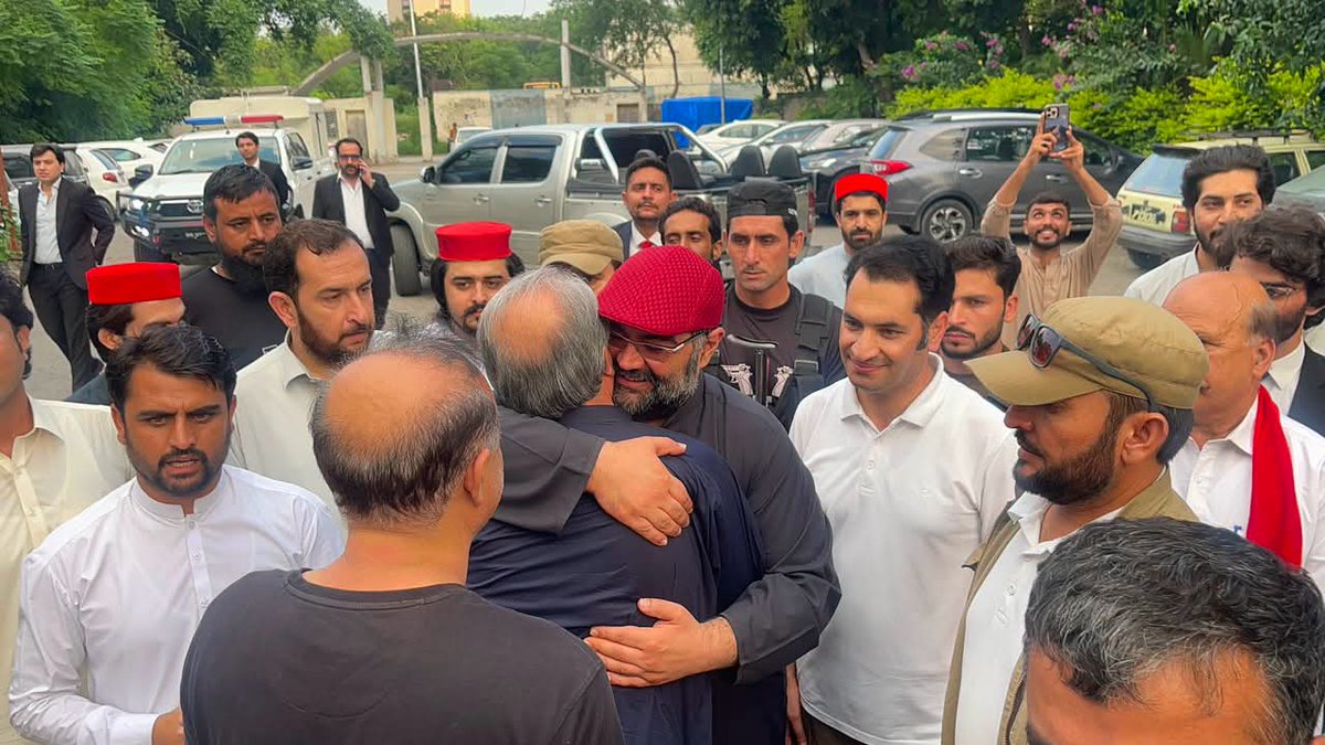 talhakhn1345's tweet photo. عوامی نیشنل پارٹی فیڈرل کیپیٹل اسلام آباد کے زیرِ اہتمام پارٹی کے 40 ویں یومِ تاسیس کی مناسبت سے تقریب، مرکزی صدر سینیٹر ایمل ولی خان تقریب میں شرکت کیلئے پہنچ گئے۔
#ANP | #ANPIslamabad | #MyRedFlag https://t.co/pv2rO3q0sx