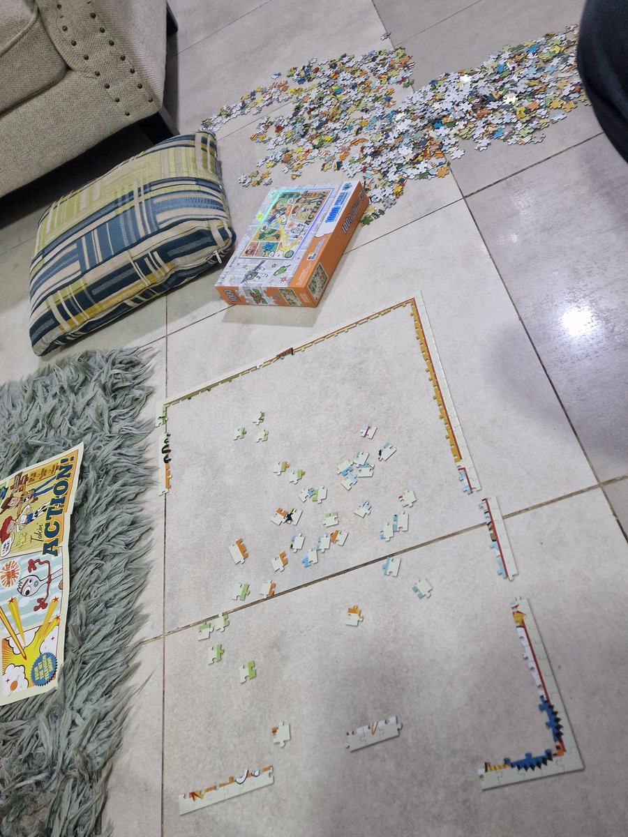 gkbalogs's tweet photo. To the person that gifted my 5 year old, a 1000 piece puzzle, thank you and May God judge you. 

Day 1 of trying the puzzle, let's see how long it takes. https://t.co/aOgX21akQd
