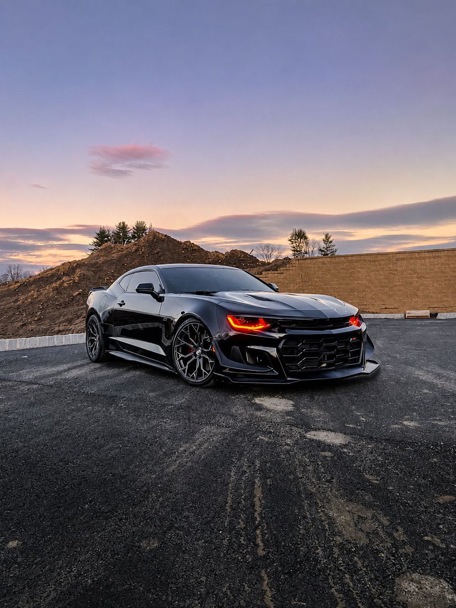 MarvelousRides's tweet photo. Chevrolet Camaro 🇺🇸

The sixth-generation Camaro proved that American muscle could offer serious sports-car sophistication. Magnetic Ride Control became available on the SS, while Chevrolet expanded its track-focused 1LE packages across more of the range than ever before. https://t.co/ZLExF9tWy5