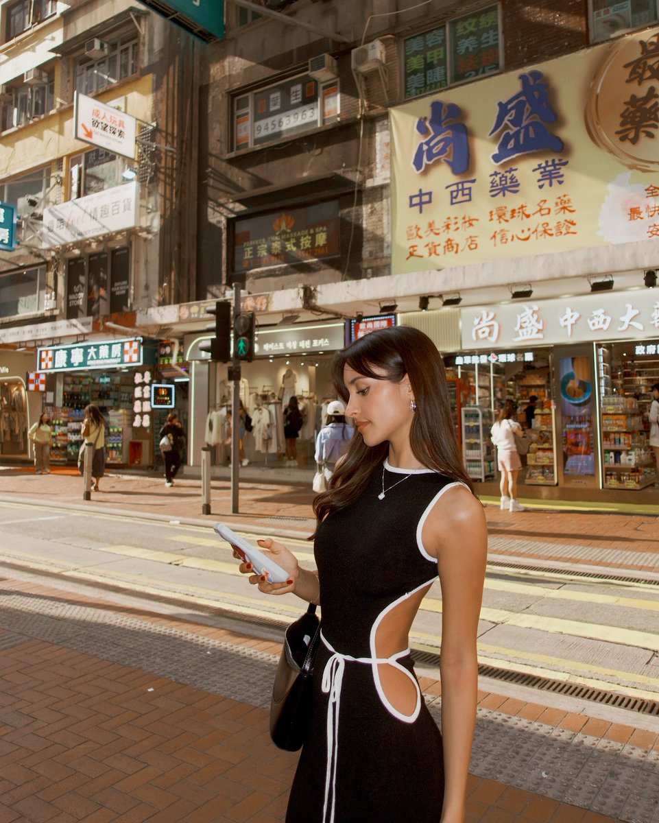 Gisar's tweet photo. Finding beauty in Hong Kong's quiet details. https://t.co/h3HaaeRxs1