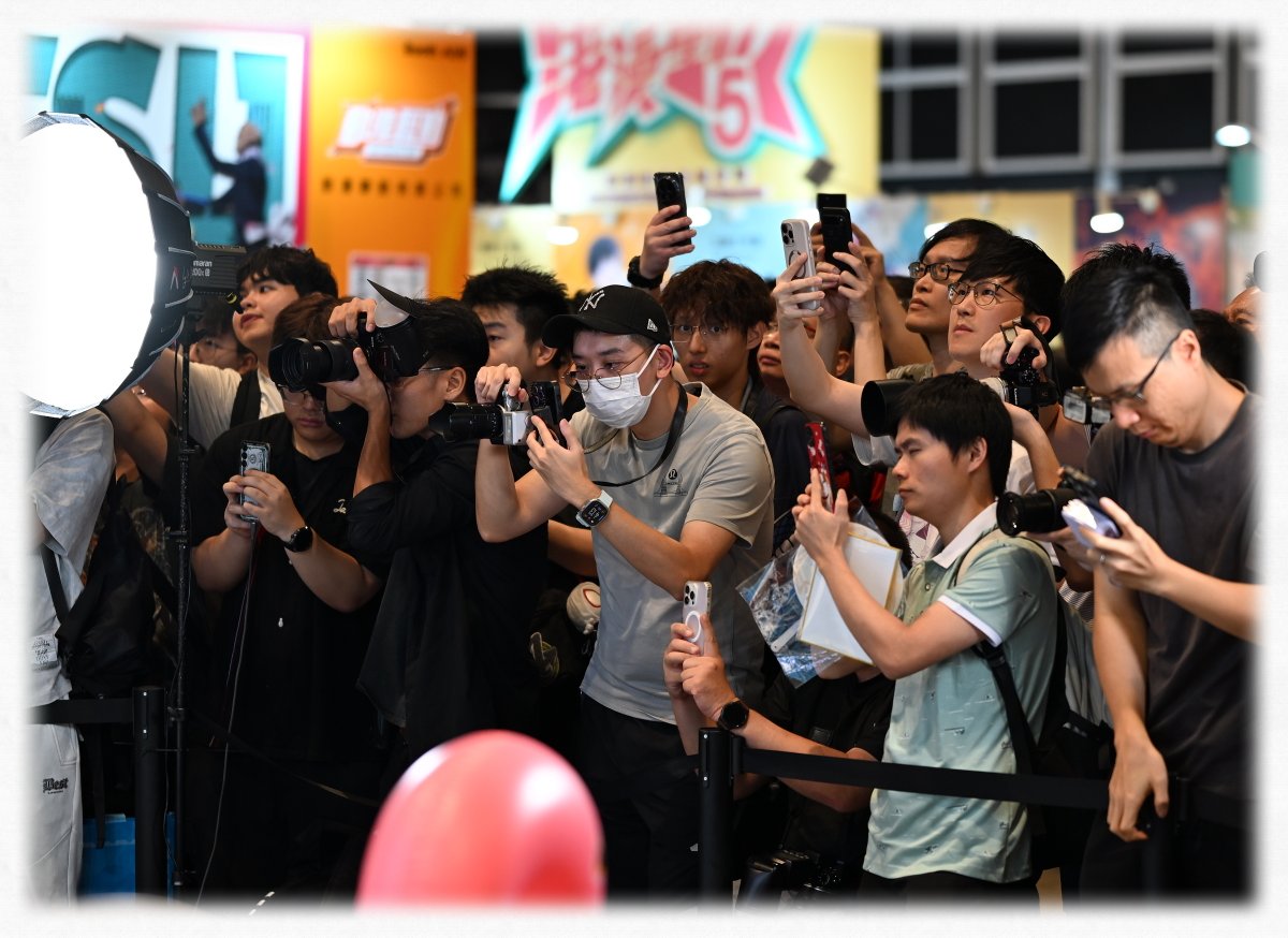 rcdroy's tweet photo. COSER站台 https://t.co/xGGxMIYh32