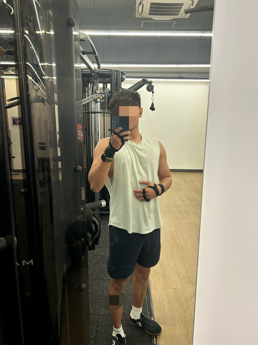whiteriderrr's tweet photo. My different gym fits💦 https://t.co/edKmgswQZF