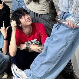 thvgaggedme's tweet photo. gof was so real for looking at tae that way https://t.co/qm1JCrdjjS