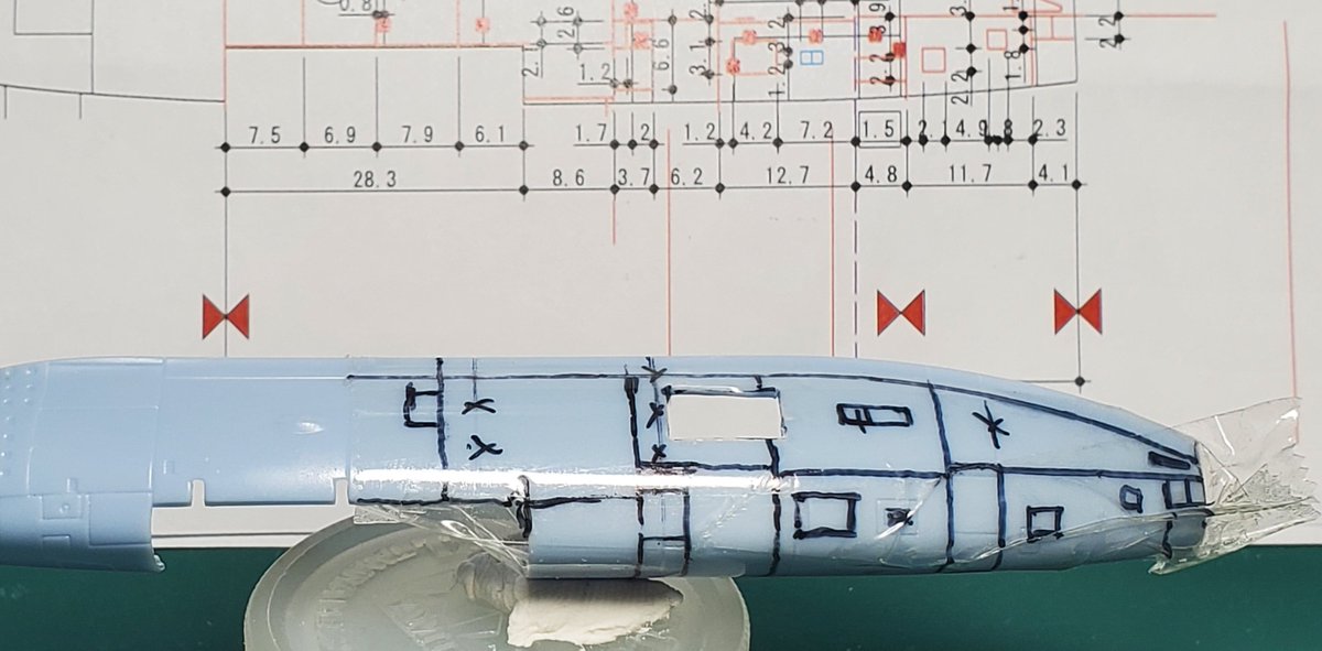 Runway34Rmodels's tweet photo. 前にもあげた左舷と右舷のバルジのラインなど。左舷に増設されたAPU絡みでラムエアタービンを避ける位置に吸気口扉あり、エグゾースト位置は右舷の位置と対象ではないよ！
 #72スケモ #144スケモ #200スケモ #EC2 #アオシマ #C2SOJ #XEC2 https://t.co/lCnbkZYnd6