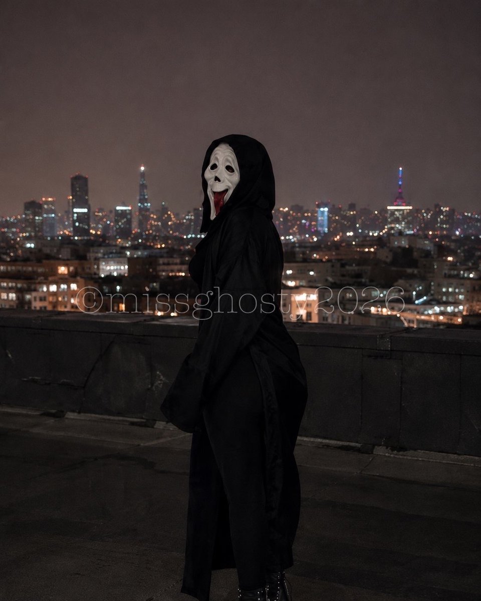 only_missghosty's tweet photo. say hello…i don’t bite👻✨🖤

#missghosty #online #goth #girl #maskedgirl #COD https://t.co/8StKmvmQVb
