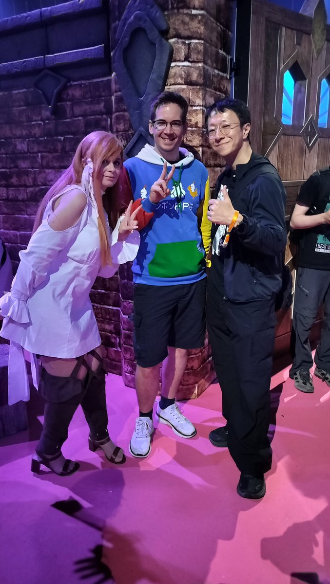arcothy's tweet photo. Clive Rosfield visited Eorzea (Fanfest) too! #ffxivfanfest https://t.co/w0YbpPOy7y