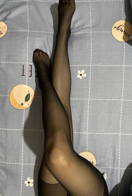 kirillut's tweet photo. 丝足 #语视 #昆明 #反差 https://t.co/yluj6VcLHk