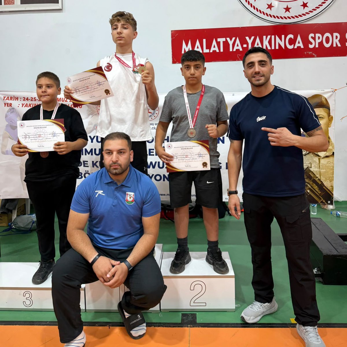 bingolbel's tweet photo. 📍 Belediye Yaşam Spor Kulübü

Malatya'da düzenlenen Milli İrade Kupası 5. Wushu Kung Fu Bölge Şampiyonasında Bingöl Belediye Yaşam Spor Kulübü sporcularımız önemli başarılara imza attı. 🥋🏅

🥇 Berhan Akarbulut – Gençler Kategorisi Şampiyonu
🥇 Rüzgar Çibik – Minikler Kategorisi Şampiyonu
🥈 Emir Ali Yıldırım – Yıldızlar Kategorisi İkincisi

Sporcularımızı ve antrenörlerimizi gönülden tebrik ediyor, başarılarının devamını diliyoruz. 💙