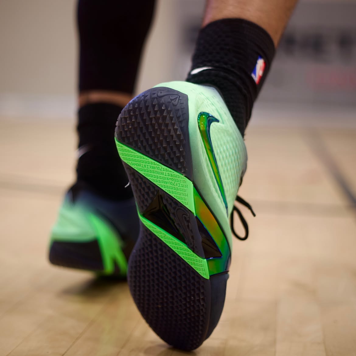 JustFreshKicks's tweet photo. Nike Ja 4 "Nightmare" Releases August 13th 😱🔋 @JaMorant https://t.co/FrFwmsdV37