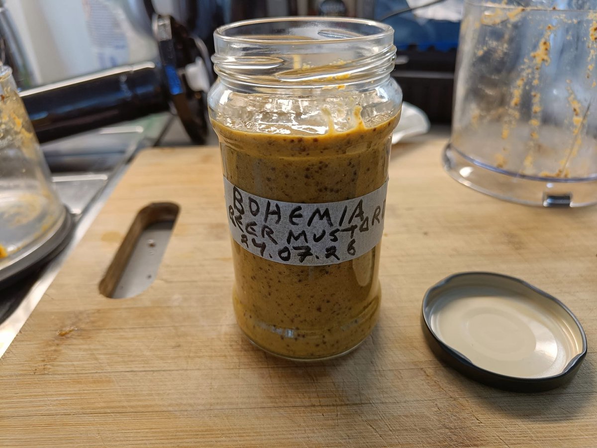 HilpoJuhana's tweet photo. Sideproject
5. Bohemia, fermented beer mustard
I chose Bohemia Regent as the beer for this mustard for several reasons.
First, the Czechs are masters of brewing beer and making traditional sausages.
1/4
#mustard #beermustard #bohemiaregent #czechbeer #fermentation #homemade https://t.co/VcXUwcNhSV
