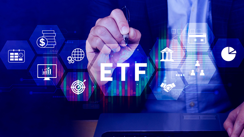 PortfAdviser's tweet photo. PIMCO has expanded its ETF range with the launch of an ETF share class for its PIMCO GIS StocksPLUS fund, which combines exposure to US large-cap equities with active fixed-income strategies.

https://t.co/pNqt9NYEcv https://t.co/W5v5sO0EGD