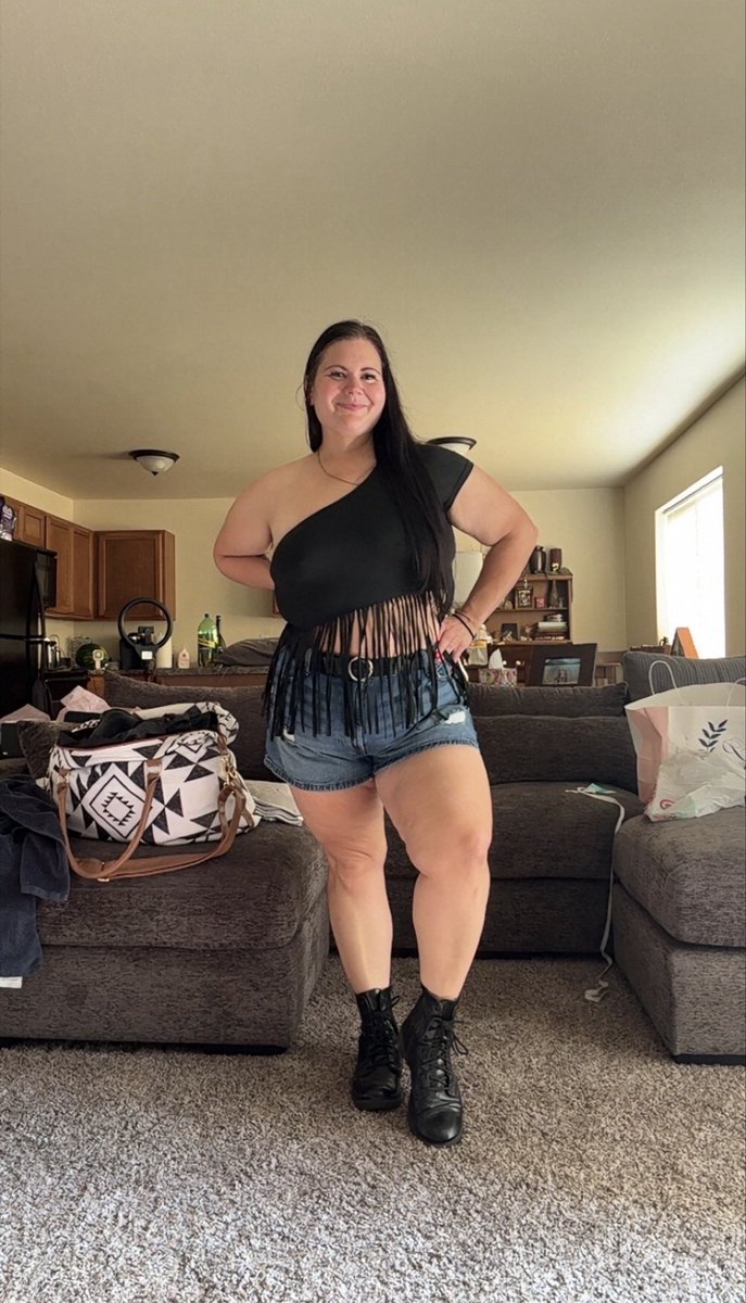 Alinabby__'s tweet photo. Fit from yesterday, how u guys liking it? https://t.co/DQG7Tpw8Ng