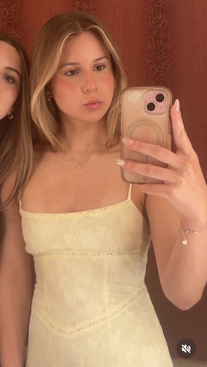 reg420112's tweet photo. Tight blondie submitted https://t.co/vMhenuW6Cq