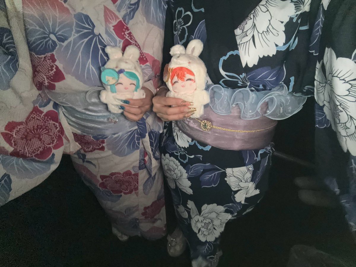 _qz9n's tweet photo. 間に合わなかったけど、瑠璃茉莉｢君恋志願｣MV発表から1年、おめでとう🎇
1年記念日の7/28に君恋志願衣装概念で花火大会行ったよー‼️ https://t.co/BJihStMh4q