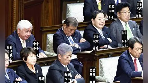 zundamotisuki's tweet photo. こいつらに税金から3000万円以上の報酬＋議員特権を与えるのは嫌な人‼️

手をあげるのだ✋

🙋‍♂️< 国会中に居眠りしたら減給してください。酷ければクビにしてくれ！ https://t.co/B6gDajdIzP
