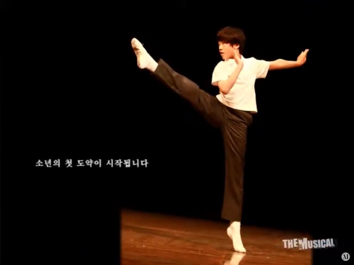 KyungIn911's tweet photo. 내 알고리즘이 갑자기 날 여기로 데려가줬어

[더뮤지컬] 뮤지컬 '빌리 엘리어트' 초연 뉴빌리 박준형 인터뷰 https://t.co/hssyoAyuY2 - @YouTube https://t.co/XdfjZKLRwi