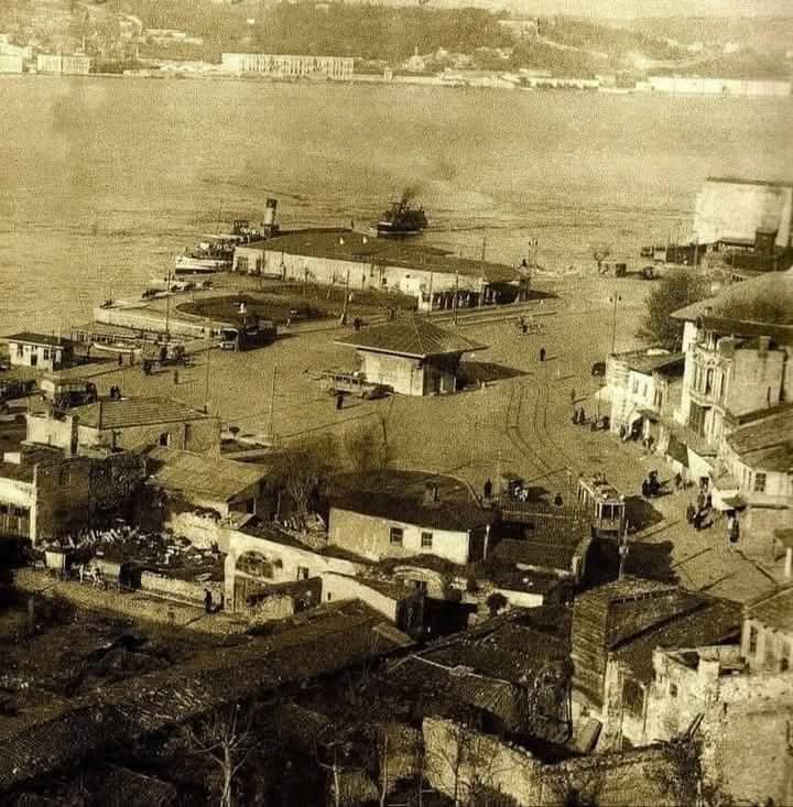 beylerbeyigrup's tweet photo. 📌Üsküdar İskele Meydanı 1940 lar. https://t.co/ktWZa8YbOu