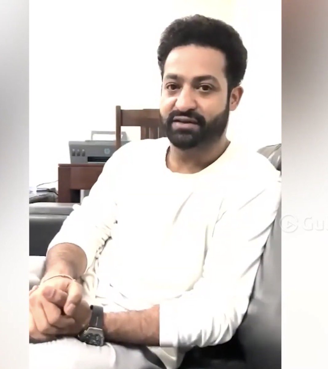 Ntr1166177's tweet photo. Ntr announce fans meet at 5:00pm

Ntr at 5:05pm https://t.co/6lcLxxG0Dz
