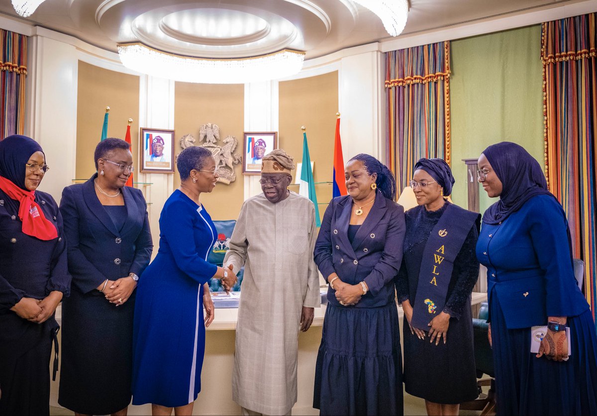 DOlusegun's tweet photo. President Bola Ahmed Tinubu receives in audience the President-Elect of the Nigerian Bar Association , Mrs Oyinkansola Badejo-Okusanya SAN FCIArb who was accompanied by Professor Foluke Dada Lawanson , Dean Faculty of Law, Caleb University. Mrs Ezinwa Okoroafor, President of the International Federation of Women Lawyers , Princess Hadiza Afegbua , FCT lead NBA Women Forum and Mrs Ramlat Ridhwan , BBold Campaign Team Publicity Lead on a courtesy call to the President at the State House