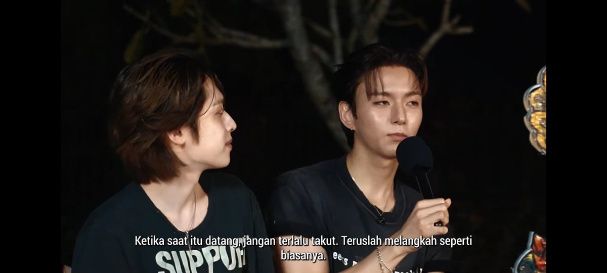rockstarkalasan's tweet photo. gak tau gue yg capek atau apa ya tapi ini indah banget dengernya, makasih mim ☹️ https://t.co/6H2G1sJemX