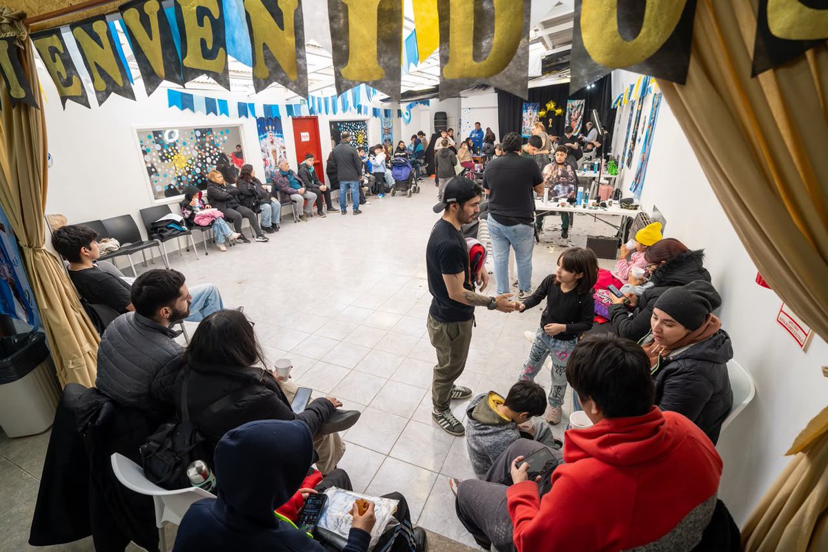 legismmartinez's tweet photo. Vivimos una linda jornada una vez más nuestro espacio se llenó de familias, vecinos y vecinas compartiendo una tarde de encuentro.

Más allá del servicio que pudimos brindar, lo más valioso fue volver a encontrarnos, conversar y seguir fortaleciendo esos lazos que hacen comunidad.

Seguiremos generando espacios para acompañarnos y estar cada vez más cerca de nuestra gente. 💙

#MyriamMartinez #RíoGrande