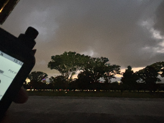 JL1INK's tweet photo. 19時からの会合前 #POTA@皇居外苑＆日比谷公園　初見＆高難易度公園にテンションMAXで向かう時は、とても会合前POTAなんて心理的余裕はないが、勝手知ったるPOTA公園だと会合前に安心して楽しめる。短い時間の2公園POTAだったが、多くの方々にお声がけいただいて有難く楽しかった。多謝！ https://t.co/x5YGicWoVx