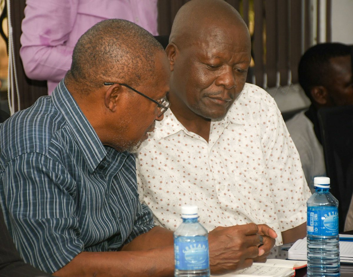 Tanariver004's tweet photo. UN-OCHA/UNICEF paid a courtesy call on Acting County Secretary Mwanajuma Hiribae to strengthen collaboration and explore investment opportunities in Tana River. Discussions focused on irrigation, value addition, WASH, energy, health, and resilience. #InvestInTana #UNOCHA #UNICEF https://t.co/m9YQxzEkTe
