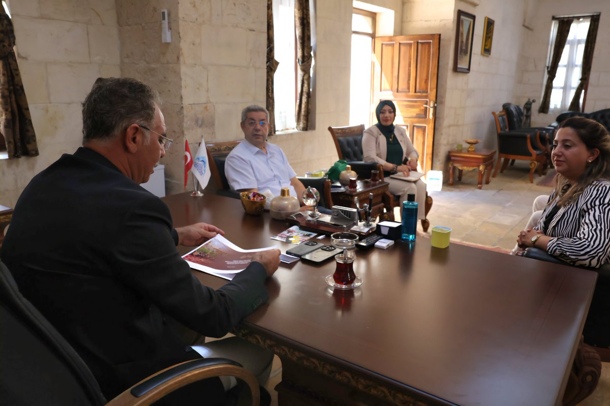 mehmetkusnet's tweet photo. Valiliğimiz öncülüğünde başlatılan Urfa Geleneksel Sıra Gecesi Geleneğinin Korunması ve Yaşatılması  Projesini değerlendirmek için ŞURKAV Genel Sekreteri Şükrü Üzümcü Şanlıurfa Valiliği Proje Geliştirme Birimi Proje Uzmanları Ebru Taş ve Hülya Kırmızıaslan ile  bir araya geldik.

Şanlıurfa'mızın en önemli kültürel değerlerinden biri olan sıra gecelerimizi yaşatmak, gelecek nesillere aktarmak ve Ulusal ile Uluslararası alanda daha güçlü şekilde tanıtmak adına yürütülecek çalışmaları değerlendirdik.

Kadim kültürümüzü koruyacak ve şehrimizin tanıtımına katkı sağlayacak her projeye destek vermeye devam edeceğiz.