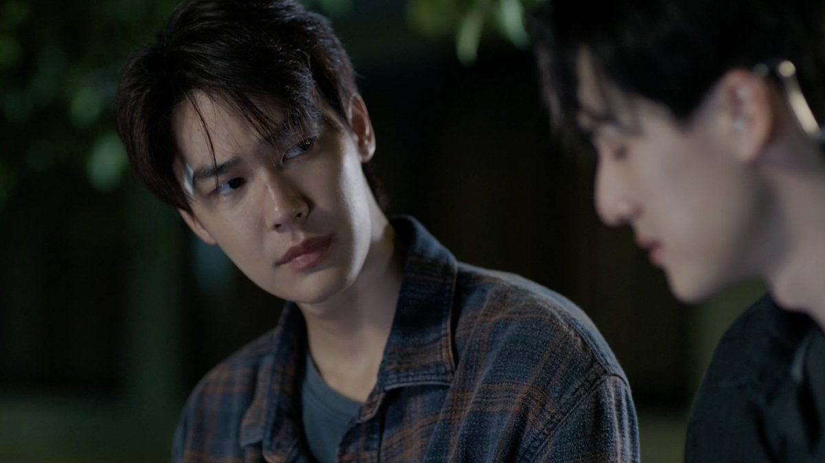 GMMTV's tweet photo. "เป็นห่วง" สะกดแบบนี้นะครับสารวัตร ผมบอกเฉย ๆ 👀😎
#MrKillSeriesEP4
@dew_jsu @vitheepanich https://t.co/DMgOswPdKA