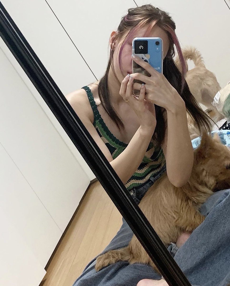 nayeonblues's tweet photo. nayeon five years ago. i love love love her iphone xr era. she took so many pretty pictures https://t.co/8OzBnNeVAP