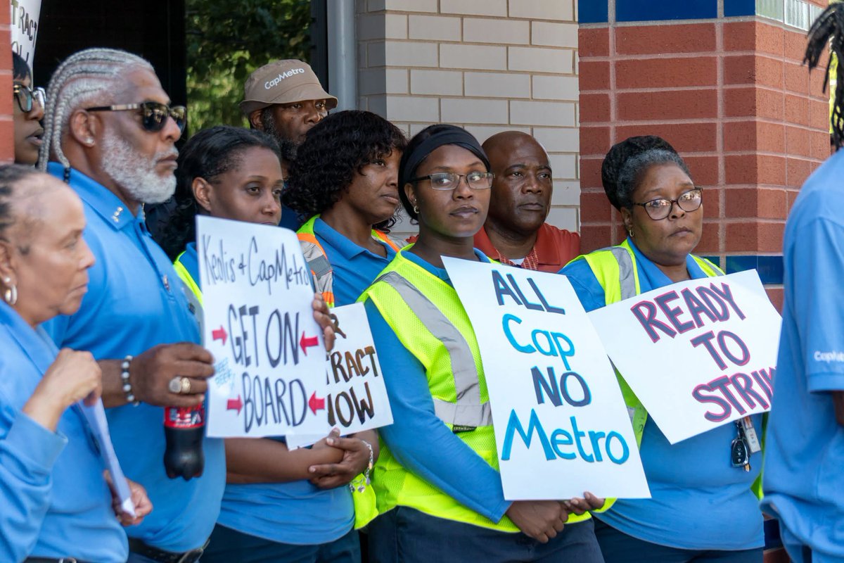 ATUComm's tweet photo. Our Local 1091 CapMetro members took their fight for a fair contract to the CapMetro Board. Show your support by sending a message to the CapMetro Board at https://t.co/SLv23trK6B. #OurVoiceOurPower #1u @TexasAFLCIO #UnionStrong https://t.co/lGP4B7vUyd