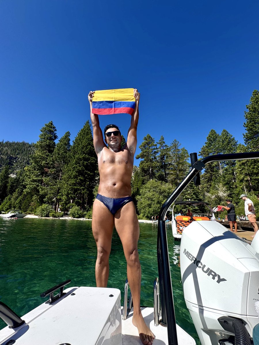NadadordelValle's tweet photo. Completé la triple corona del Lago Tahoe 
2do latinoamericano y 31 persona en el mundo 🏊🏽‍♂️ 70.3 KM de nado en el lago alpino más grande de Norteamérica y 21 horas. 

Sin traje de neopreno, sin grasas aislantes para el frío, con temperaturas que oscilaron entre los 15 y 18 °C 🇨🇴 https://t.co/91keo1RJOb