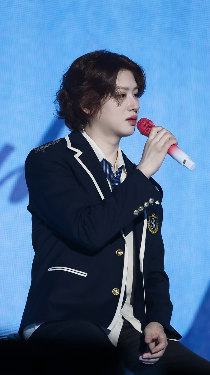 Ssspecial1004's tweet photo. 260726 [1983] 83z Fancon Day 3 

𝐼𝑡'𝑠 𝑛𝑜 𝑠𝑢𝑟𝑝𝑟𝑖𝑠𝑒 𝐼 𝑙𝑜𝑣𝑒 𝑦𝑜𝑢🪭
#heechul #希澈 #김희철
#superjunior83z #83line
#superjunior https://t.co/Zy1YDfFdoq
