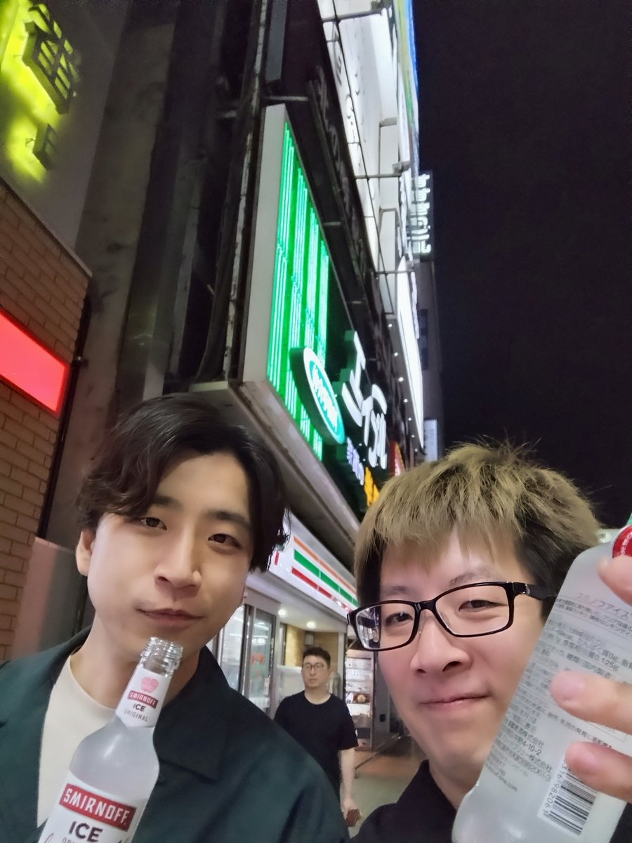 axia_wind's tweet photo. 乾杯の前に飲んだら怒られた https://t.co/gYYEBZb30F