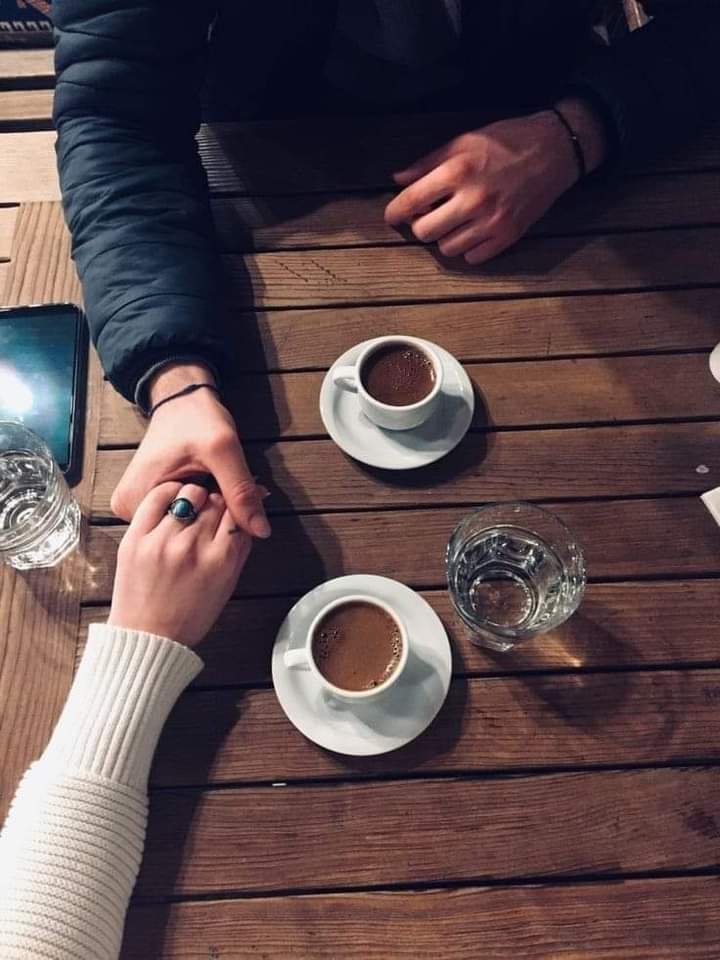 mooony_2007's tweet photo. ☕ القهوة في وقت العصرية لها طعم مختلف...
كأنها استراحة صغيرة من زحمة اليوم، وهدنة لطيفة للنفس قبل ما يكمل المساء. 🤎✨ https://t.co/0nVzOMSjsv