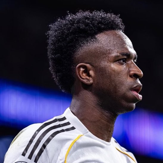 MadridXtra's tweet photo. 🚨 BREAKING: Real Madrid will NOT sell Vinicius Jr.

The club is now CONFIDENT that he will RENEW. @SkySportsNews https://t.co/NJn9bcYNj1