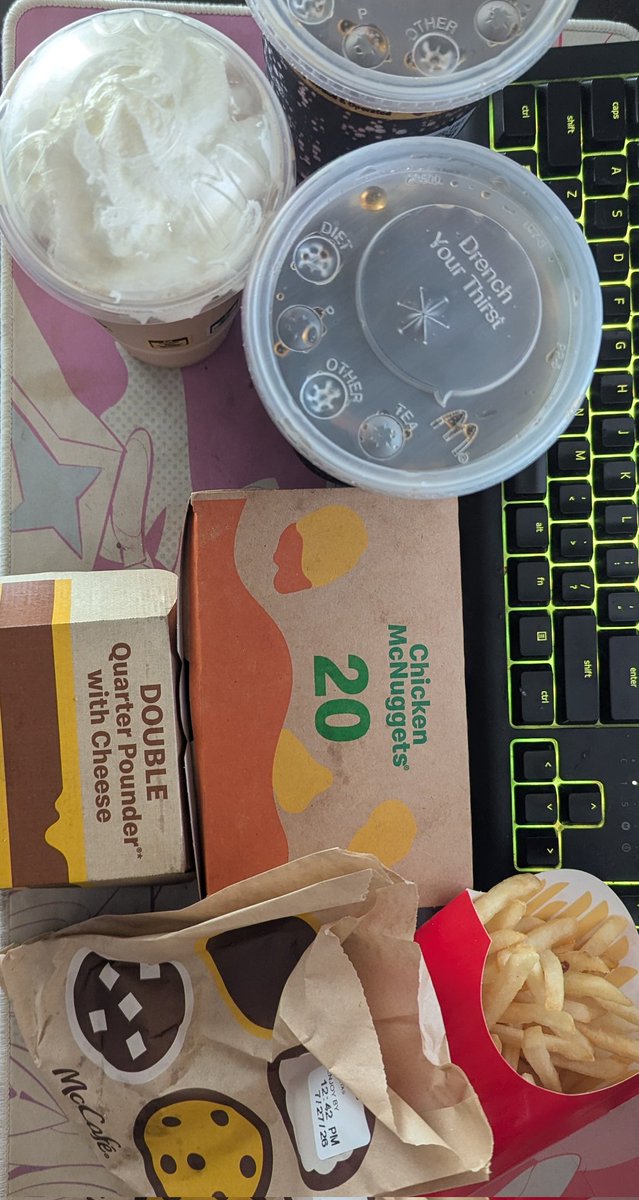 fayefullbelly's tweet photo. Soo I did the #McCrelly challenge yesterday among other things... This aftermath is CRAZY... people should feed me more often :3 https://t.co/NZWBrCX1re