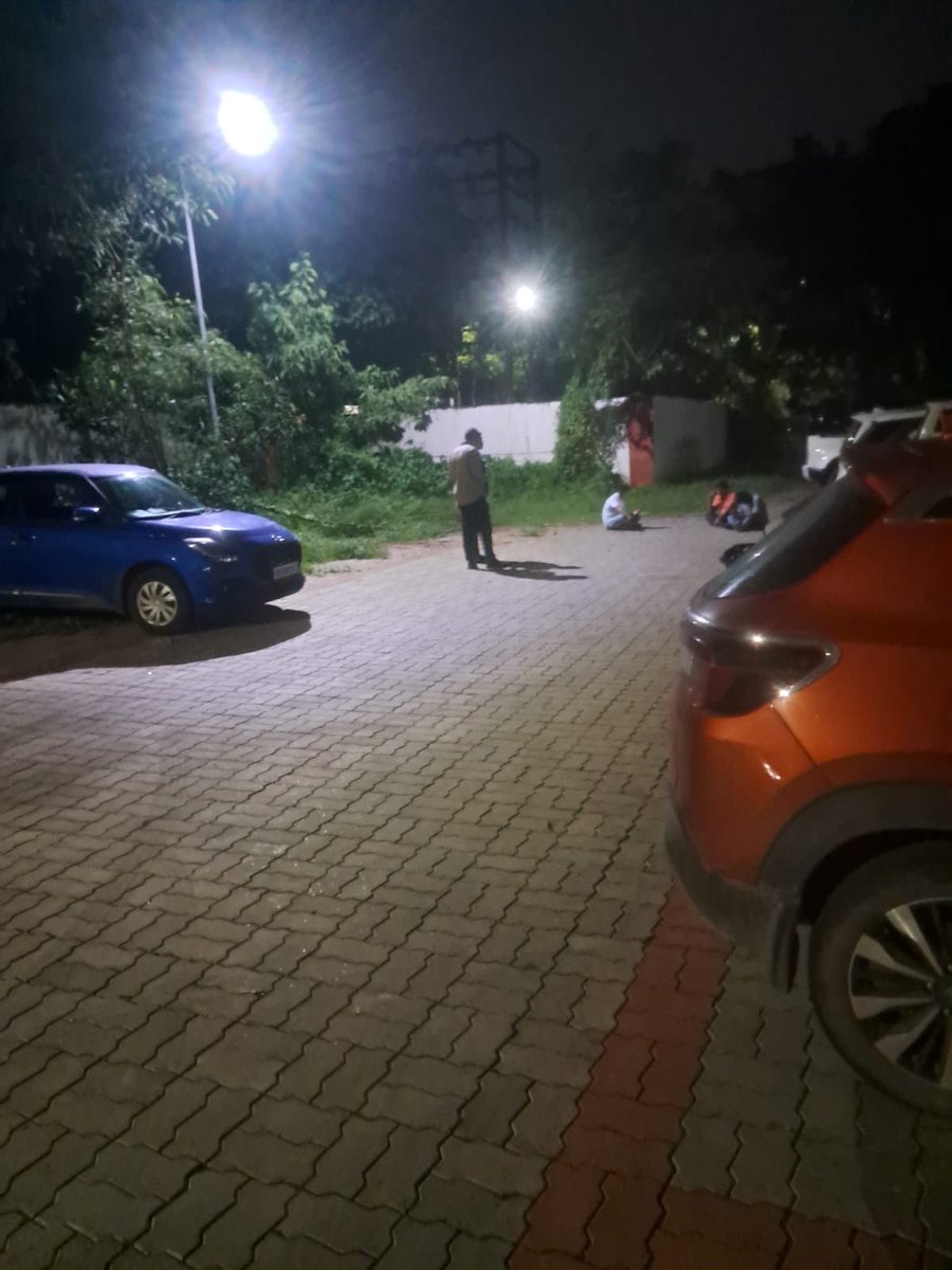 mohantynitish's tweet photo. @EastCoastRail @DRMKhurdaRoad @HelplineCo99443 i was in the program attended by @CMO_Odisha at the rail auditorium. The campus is very dangerous lights are not working with over grown vegetation, a snake also was spotted. @indianrailway__ https://t.co/RCijGKEBeT