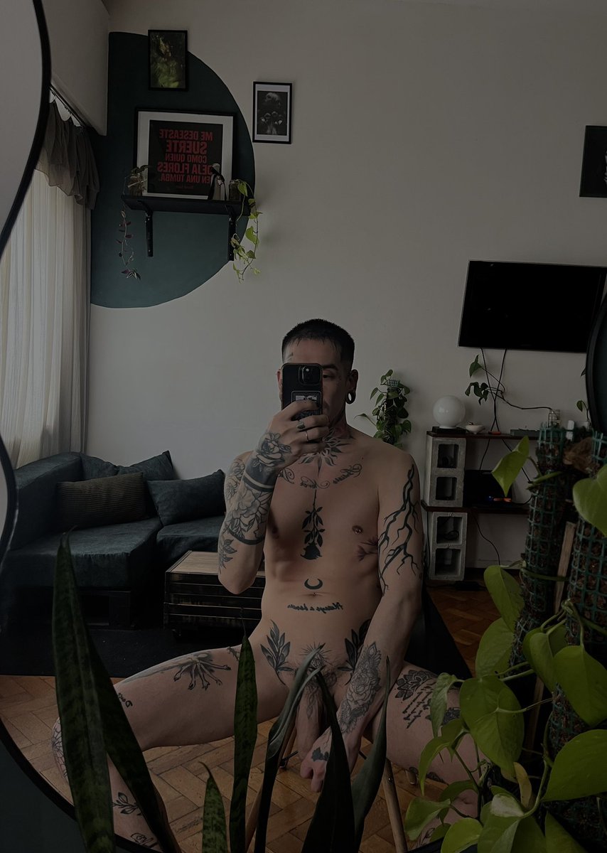 hellish30's tweet photo. https://t.co/kKzdW4p5D8 🐇 https://t.co/0Sy2FoSYEt