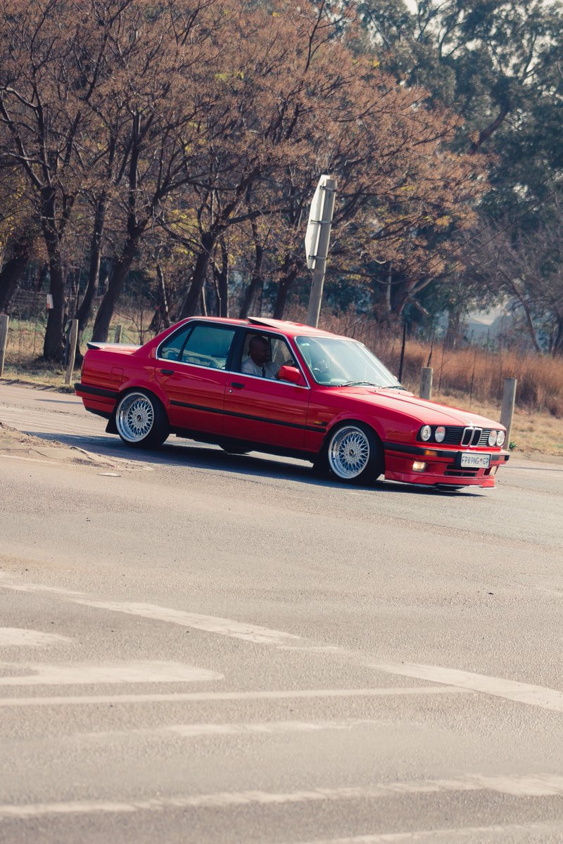 AngelOfentse's tweet photo. #bmw #325i ❤️👌🏾 for the love of ... https://t.co/2XF0tWjVtW