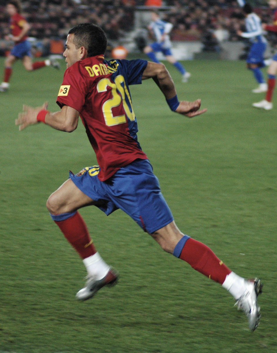 Barca_Archive's tweet photo. 2009 Dani Alves was built different. https://t.co/AcmaPrVGF9