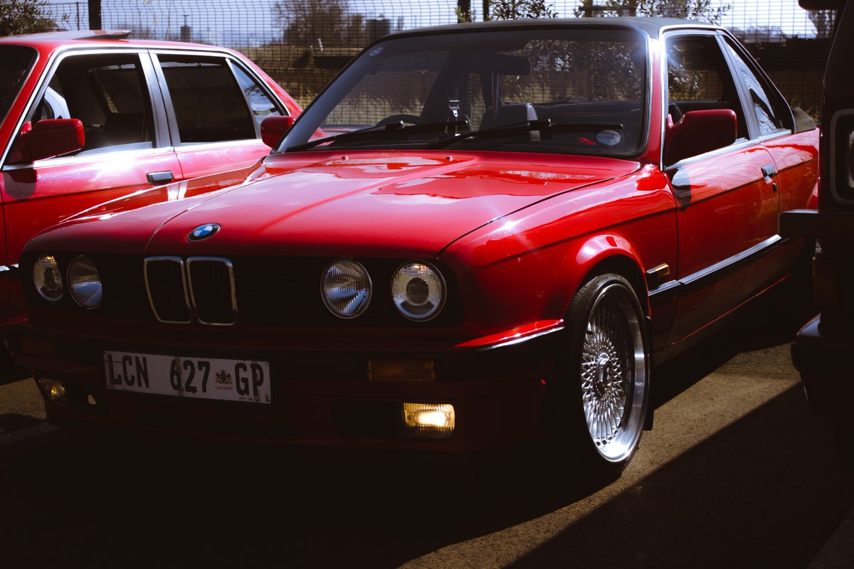 AngelOfentse's tweet photo. #bmw #325i ❤️👌🏾 for the love of ... https://t.co/2XF0tWjVtW