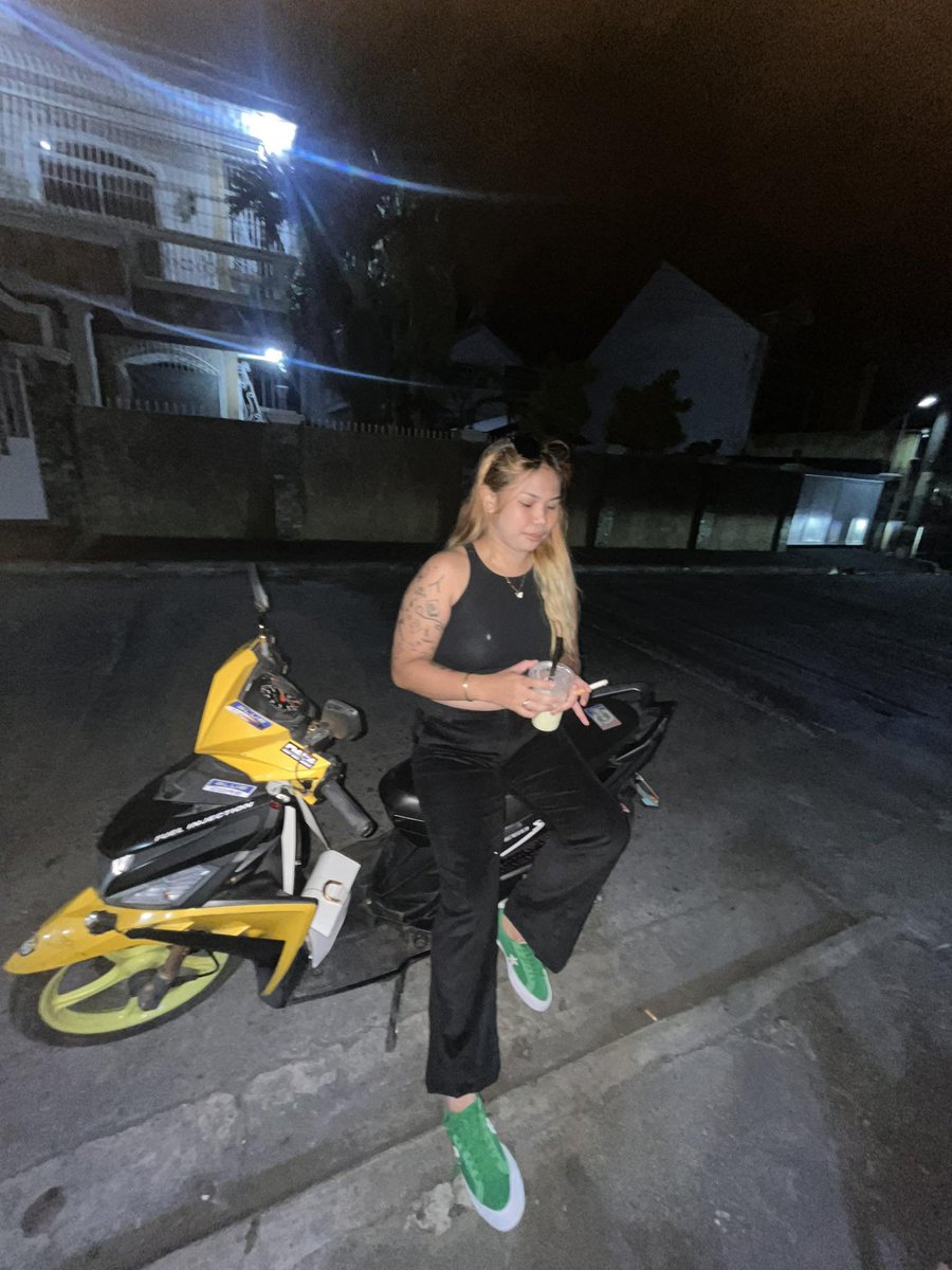 gellaaaaay's tweet photo. miss u sm mah baby 🛵 https://t.co/JvFQNqcw2W