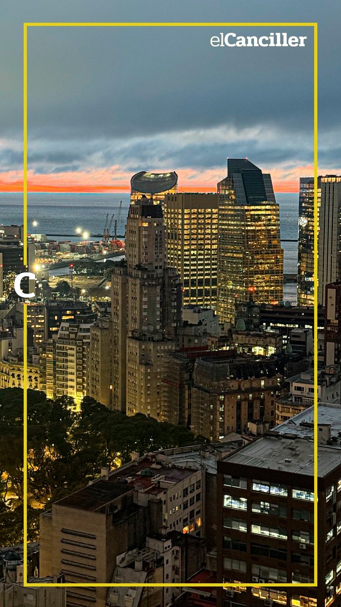 elcancillercom's tweet photo. [SOCIEDAD] Un usuario de la red social X reveló que alquiló el Airbnb "más alto" de Buenos Aires y, con alegría y orgullo, publicó las fotos: espantados, sus seguidores le recomendaron que no usara las sábanas.

📸 @FabriCaradonna https://t.co/aT9DiALzeR
