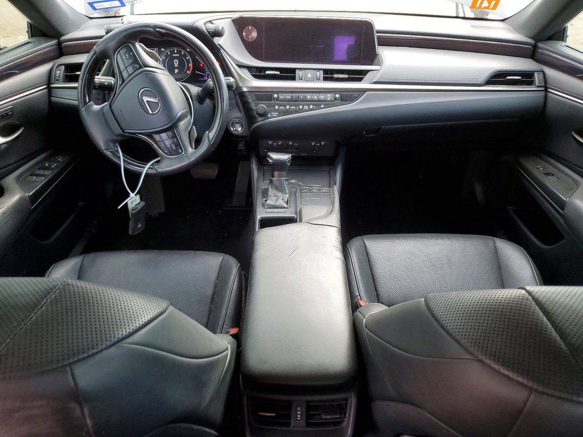 MinkailAutosLtd's tweet photo. 2019 Lexus ES350 Acquired. 

#LexusSeason https://t.co/O3t64Ijsrd