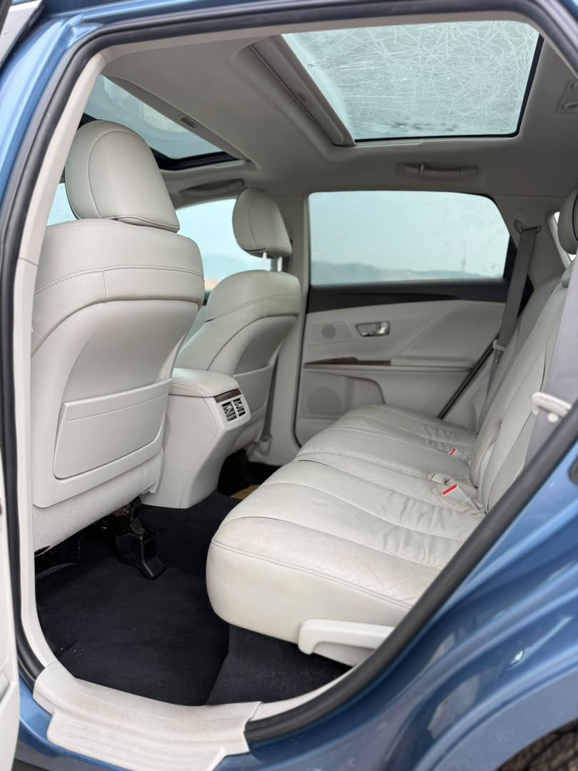Lordvike007's tweet photo. *MINT FOREIGN USED 2010 TOYOTA VENZA FULLEST OPTION; KEYLESS, PANORAMIC ROOF, POWERBOOT, REVERSE CAM, GENUINE DUTY📜 CAR IS V4 ENGINE
Price💰 18.500.000 Million Only https://t.co/t4F6ds3F2u