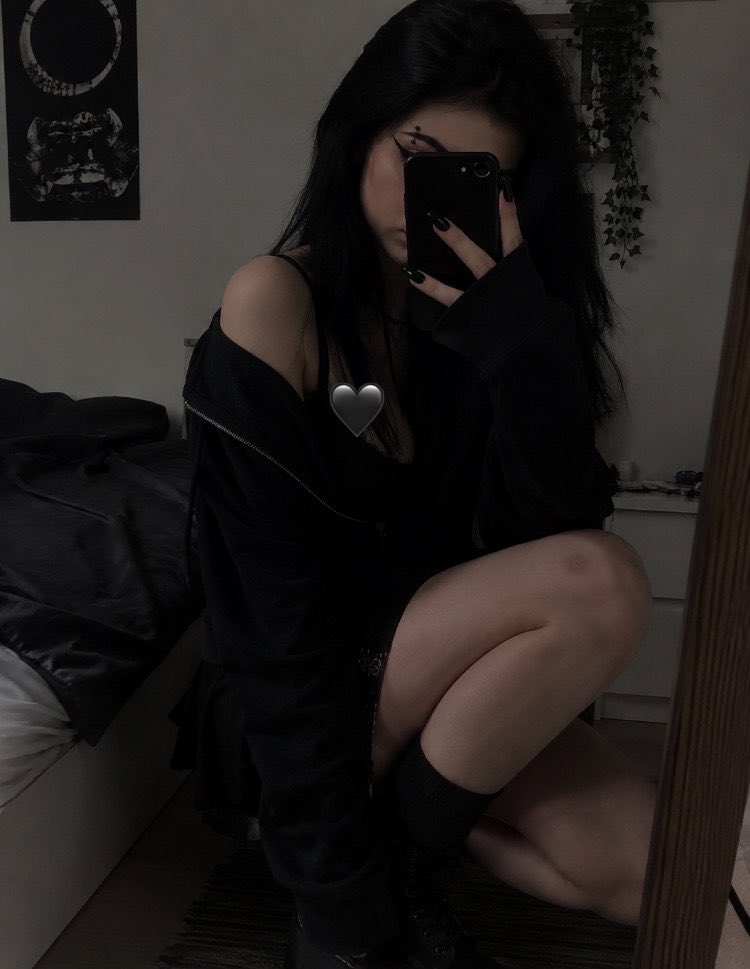 ptsdicka's tweet photo. když změním profilovku, změní ji taky, když si změním bio, změní ho taky. kdo vyhrál? https://t.co/GywiuIM2YB