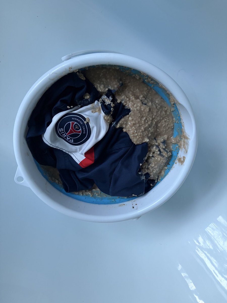 messytheo's tweet photo. Giving the kit a soak https://t.co/dTzTwzAv9i