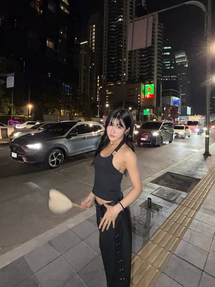 jonathan5x3a's tweet photo. Gentle Woman Women ✨💞 https://t.co/wYaS6n0CF6